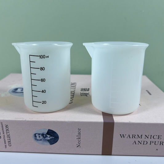Calibrated 100ml Silicone Mixing Cups (2 Weights) – Non-Stick & Reusable
